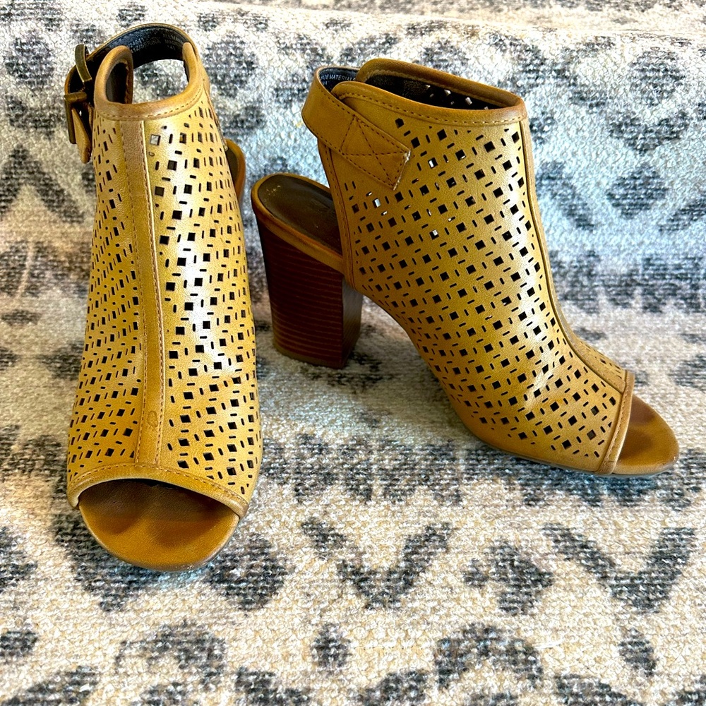 White Mountain heeled sandals with strap.